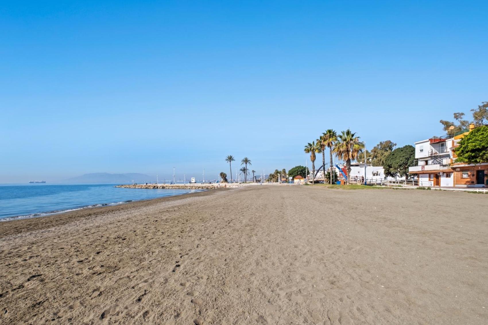 Apartamento Frente A La Playa Málaga Exterior foto